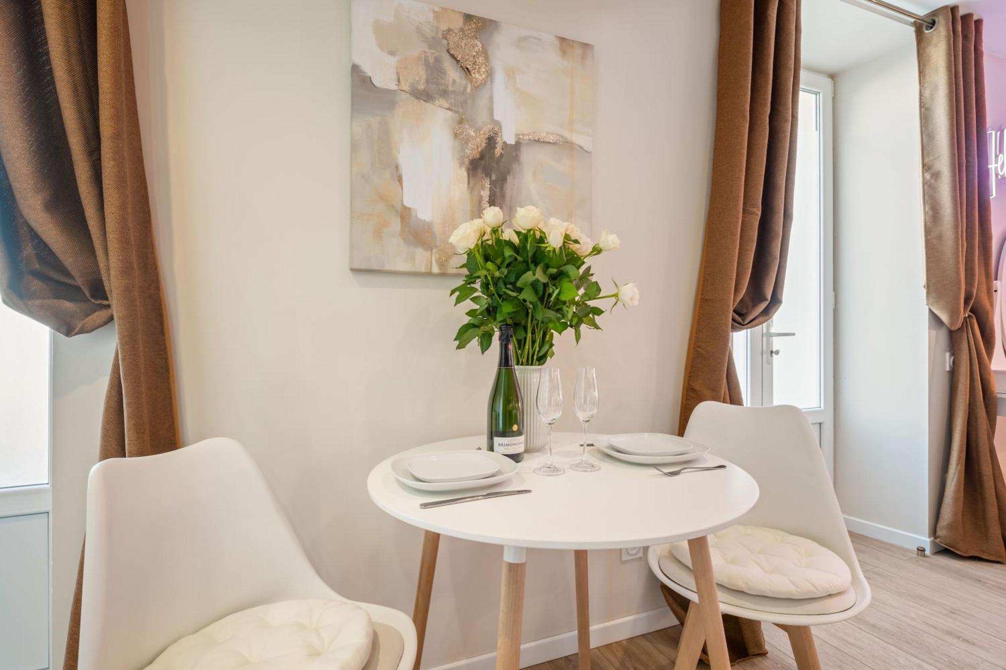 Nice Renting - Love Room Massena - Luxe Room - Jacuzzi - Terrace - King Bed - Ac Zewnętrze zdjęcie