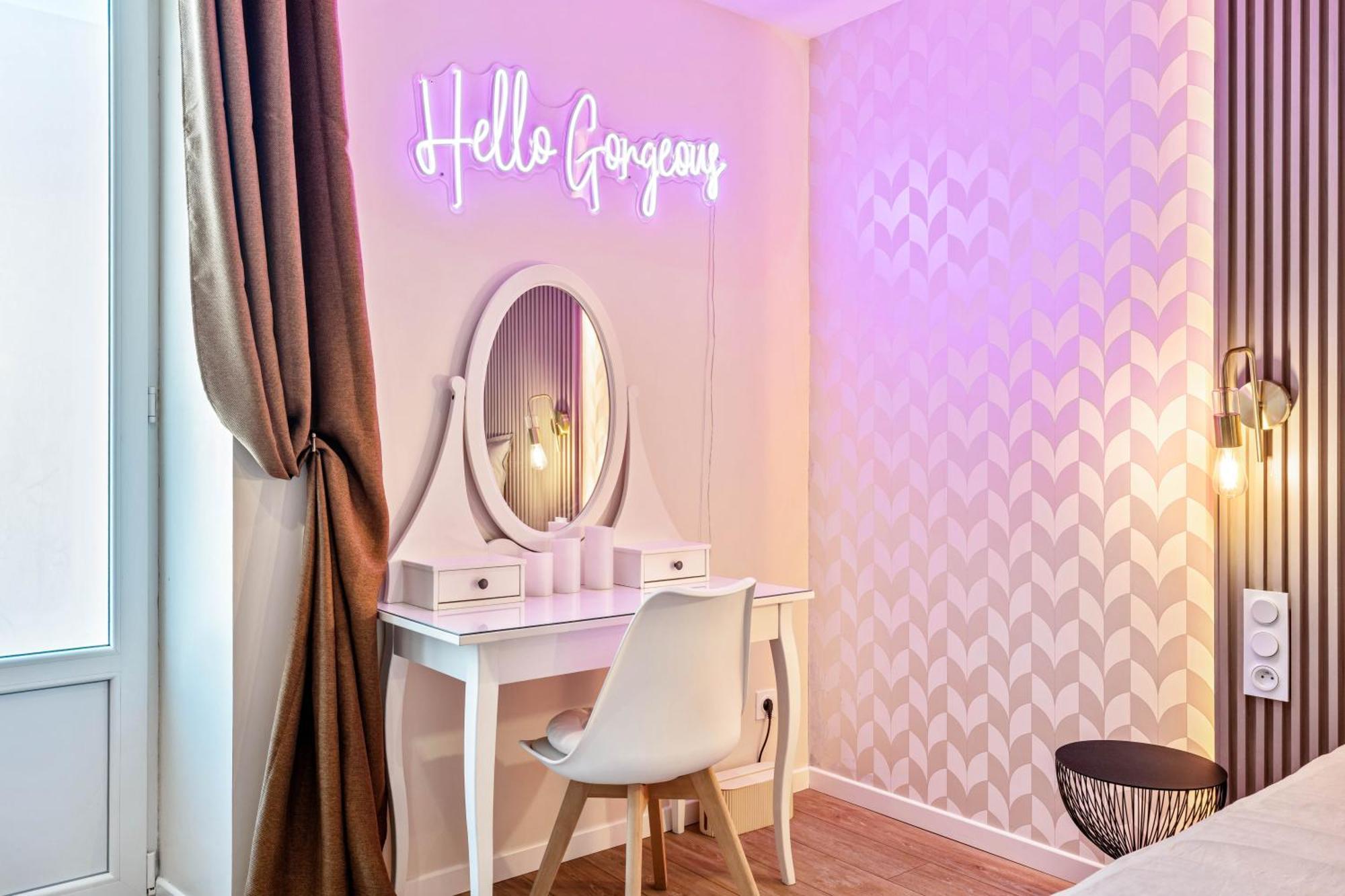 Nice Renting - Love Room Massena - Luxe Room - Jacuzzi - Terrace - King Bed - Ac Zewnętrze zdjęcie
