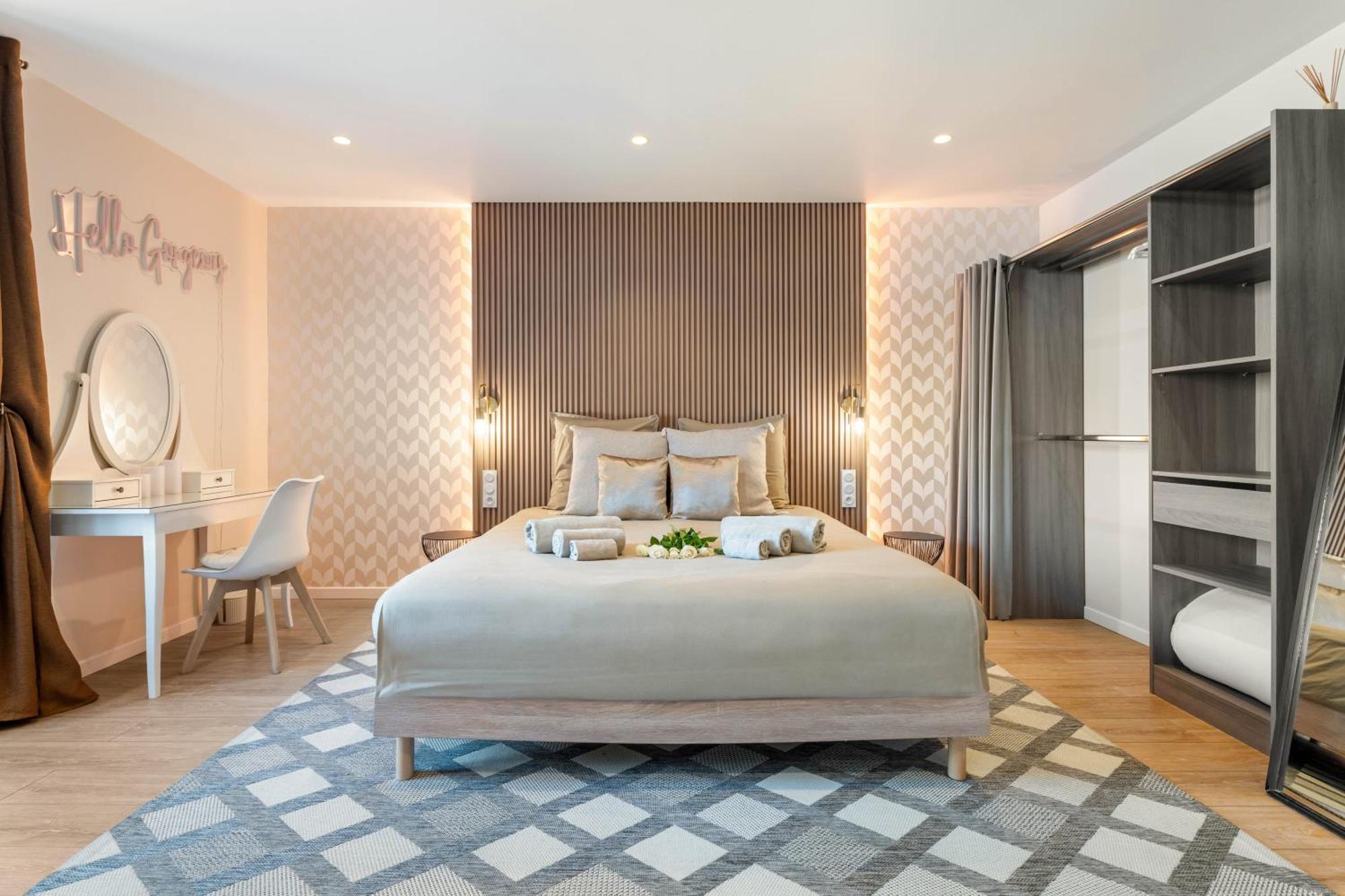 Nice Renting - Love Room Massena - Luxe Room - Jacuzzi - Terrace - King Bed - Ac Zewnętrze zdjęcie