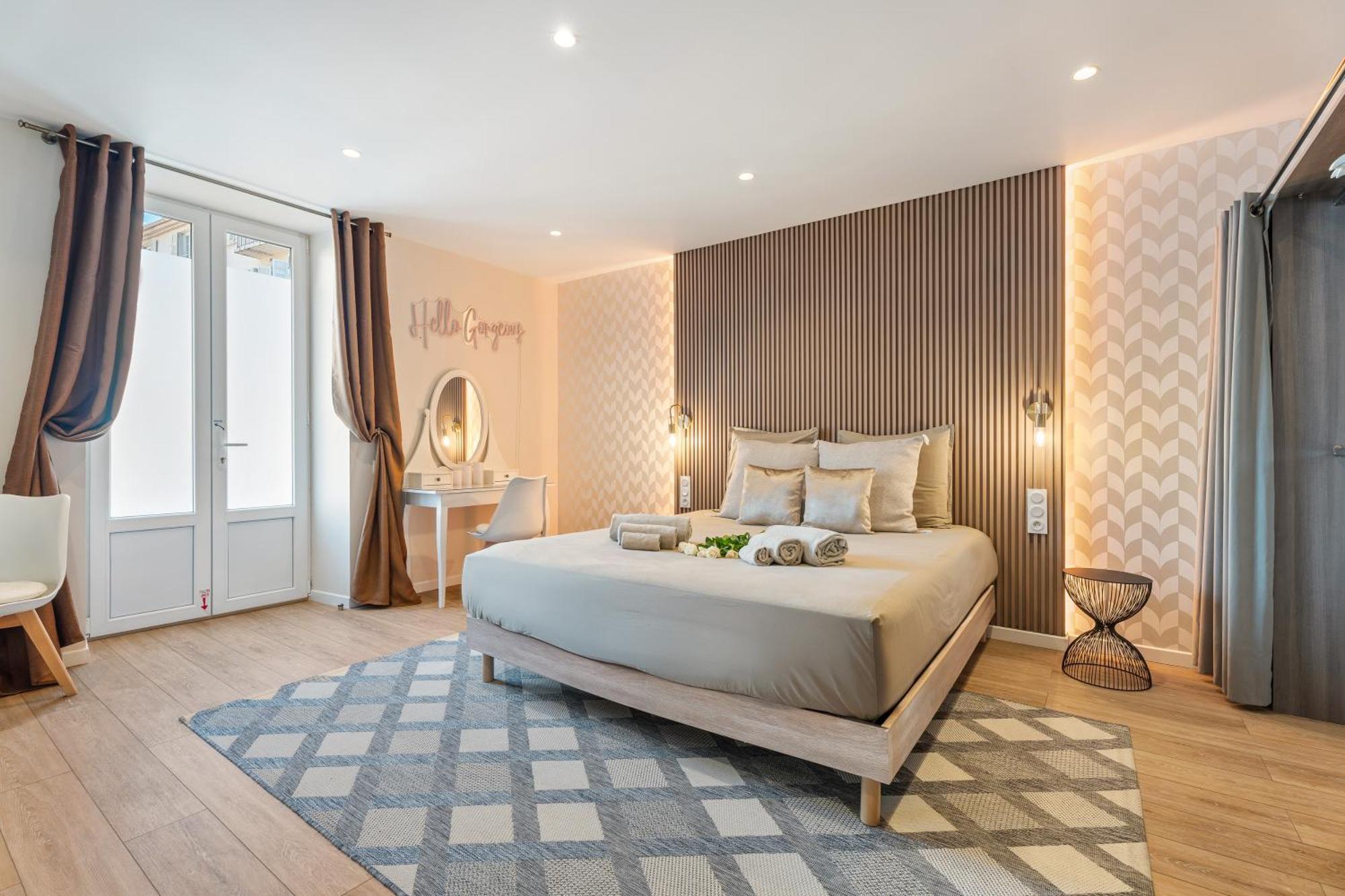 Nice Renting - Love Room Massena - Luxe Room - Jacuzzi - Terrace - King Bed - Ac Zewnętrze zdjęcie